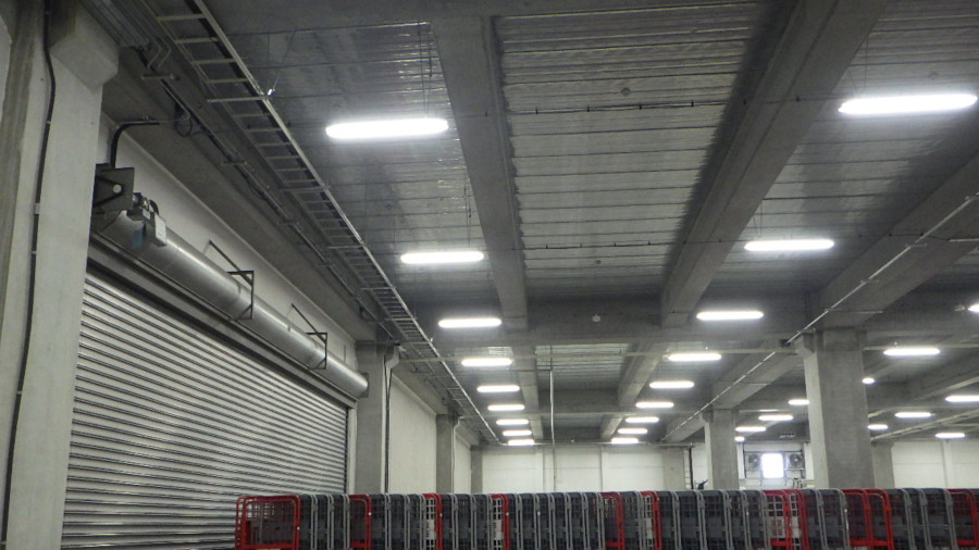 物流倉庫の画像